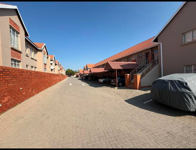 2 BEDROOM APARTMENT FOR SALE IN SUMMERFIELDS ESTATE